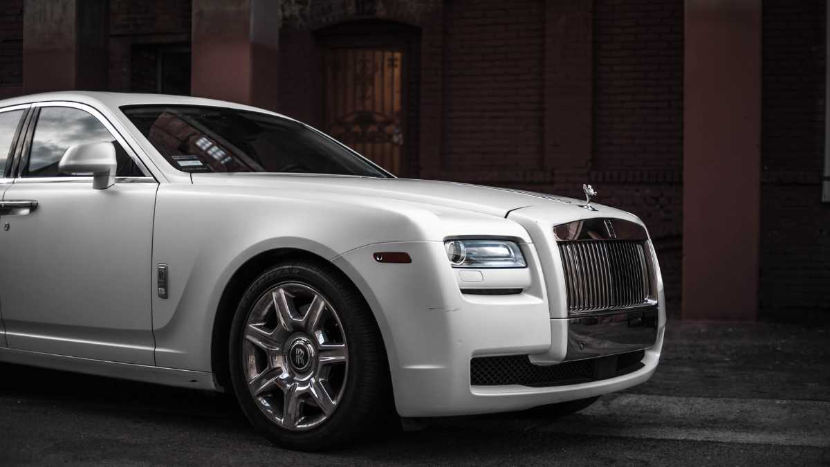 Why Do Air Suspension Problems Occur in a Rolls Royce?